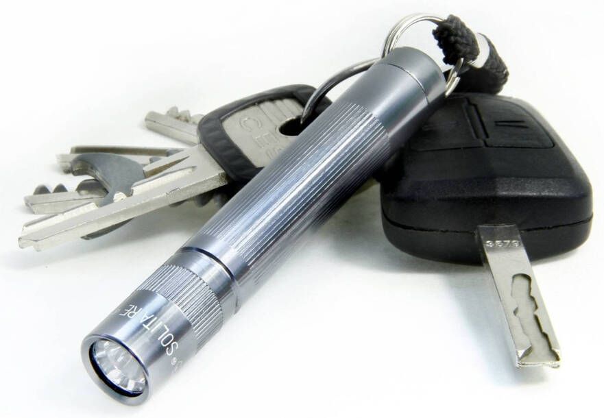 Maglite Zaklamp Solitaire in titanium